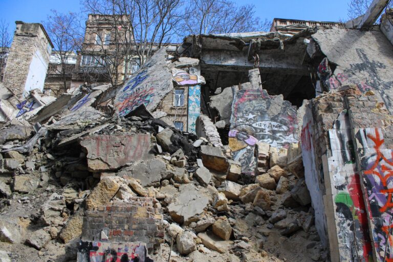 Indonesia earthquake death toll continues to rise