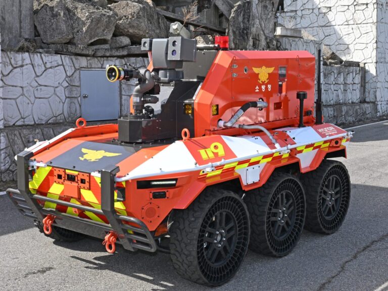 Hyundai Motor Group Donates Unmanned Firefighting Robots to Korea National Fire Agency - Firebuyer.com