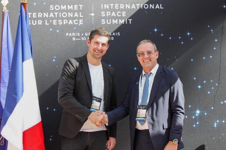 Eutelsat and OroraTech announce parternship. firebuyer.com