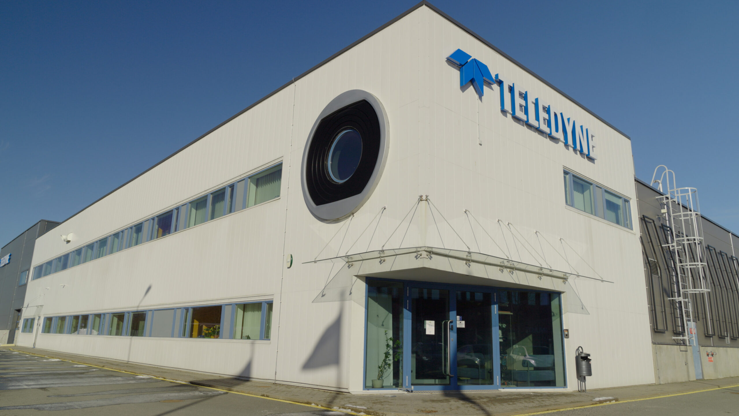 Teledyne FLIR's focuses on thermal imaging with manufacturing in Europe for consistent quality and efficiency. firebuyer.com