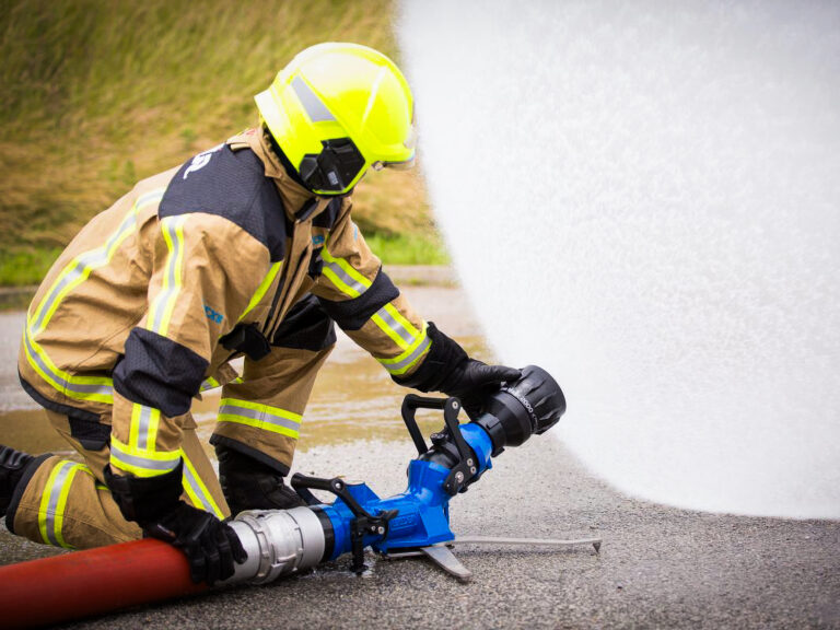 Firefighting portable monitor PARTNER2 firebuyer.com